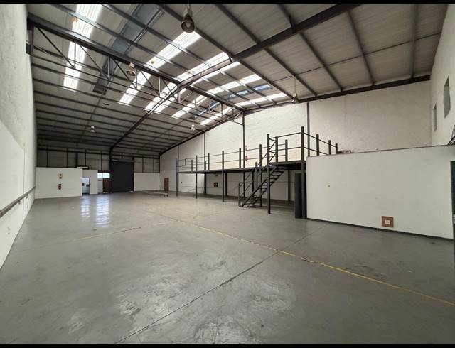 666M² WAREHOUSE TO LET IN HALFWAY HOUSE